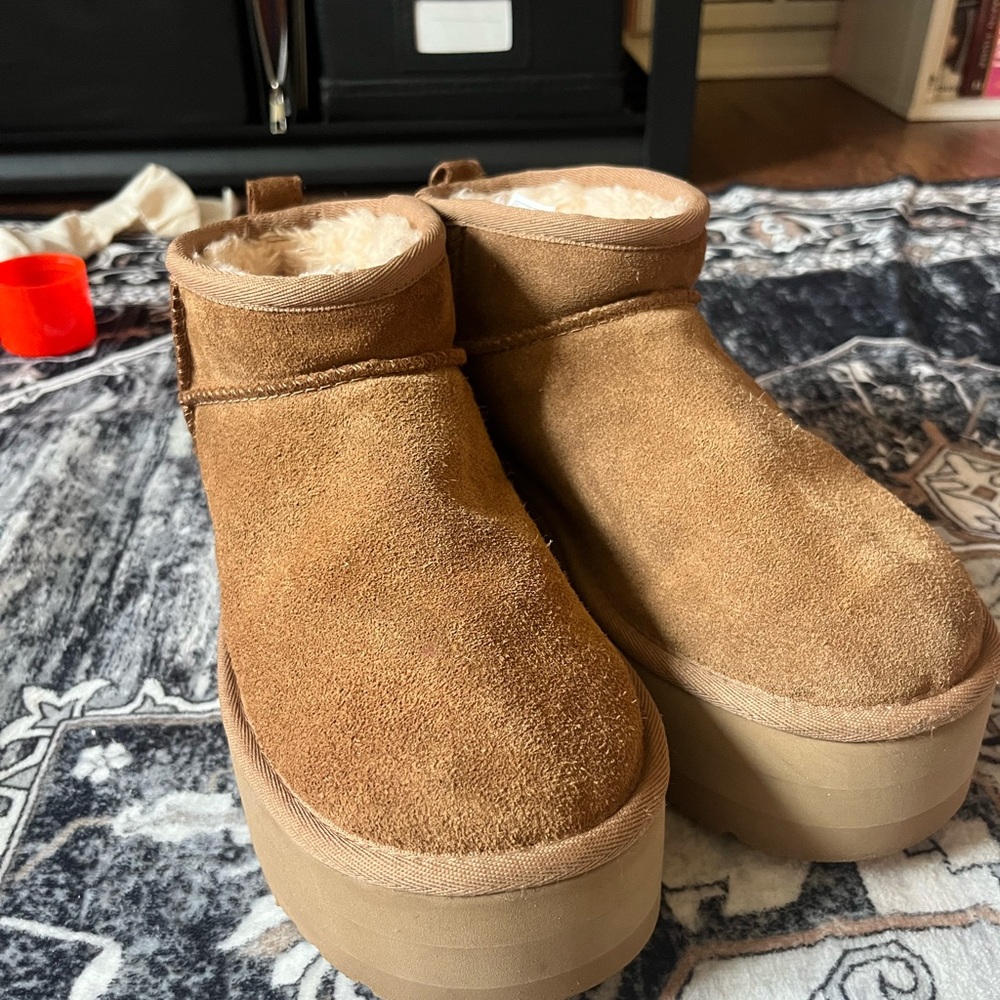 UGG Classic Ultra Mini Platform Boots - Chestnut Suede